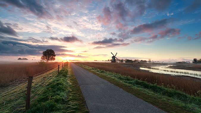 22618-netherlands-windmill-bike-path-lghoz.jpg