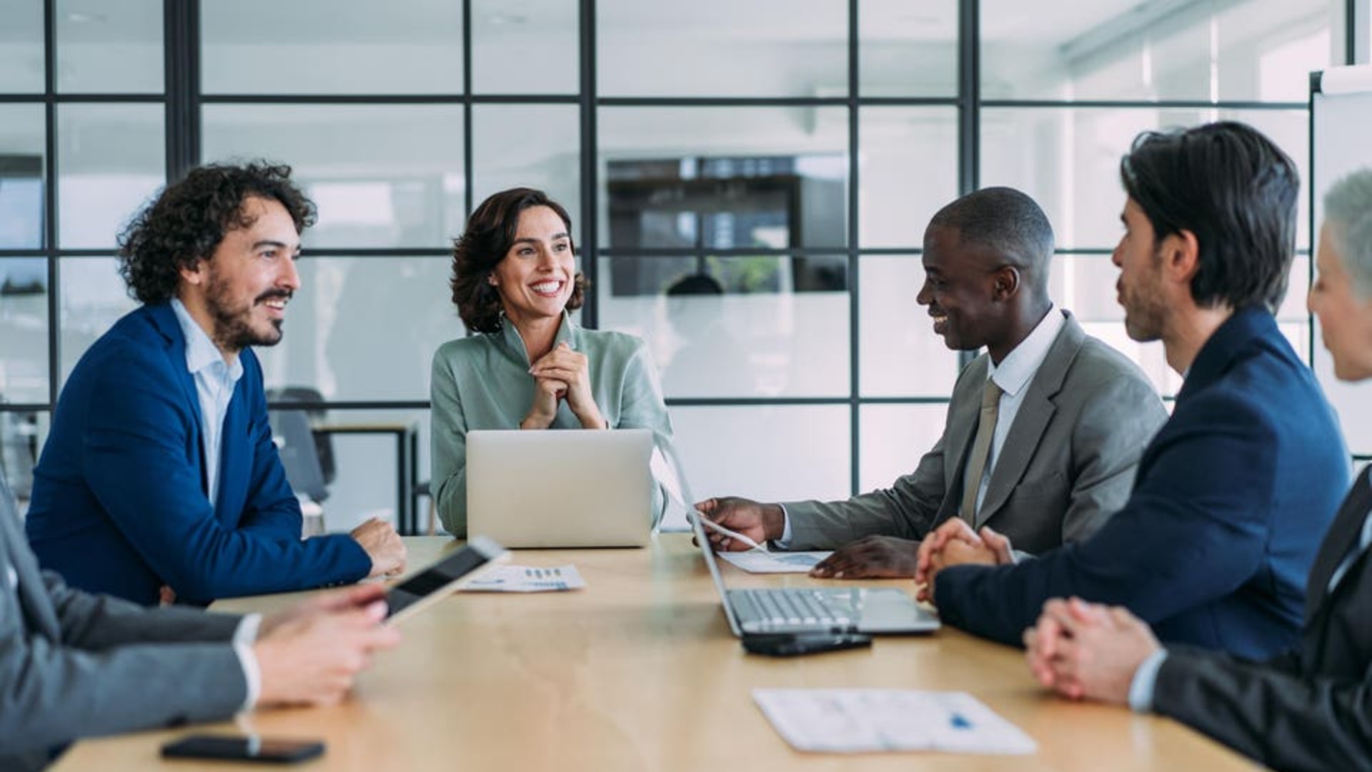 How Mid-Year Reviews Can Reignite Your Team’s Momentum