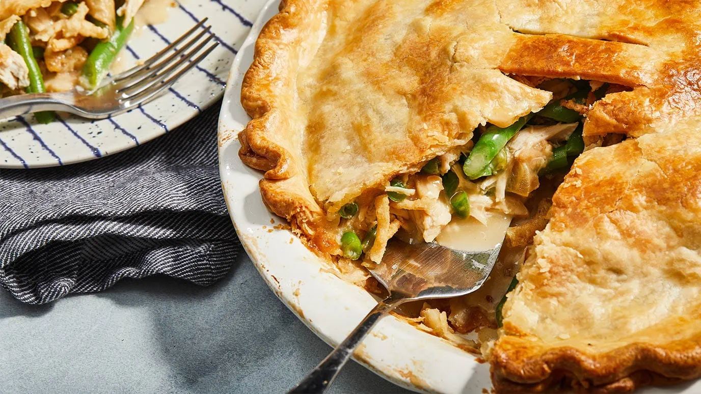 leftover_green_bean_casserole_pot_pie_1535_1376x774.webp