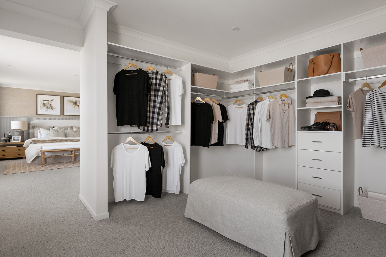 ChelseaGrand_WoodleaDV3_WalkInRobe_1.jpg