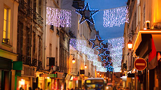 22476-Paris-France-New-Years-Holiday-smhoz.jpg