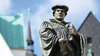 24357-Martin-Luther-Monument-smhoz.jpg