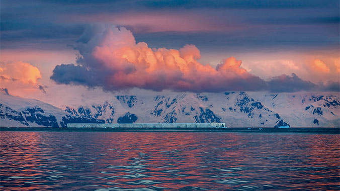 23705-icebergs-penguins-otherworldly-antarctica-1c.jpg