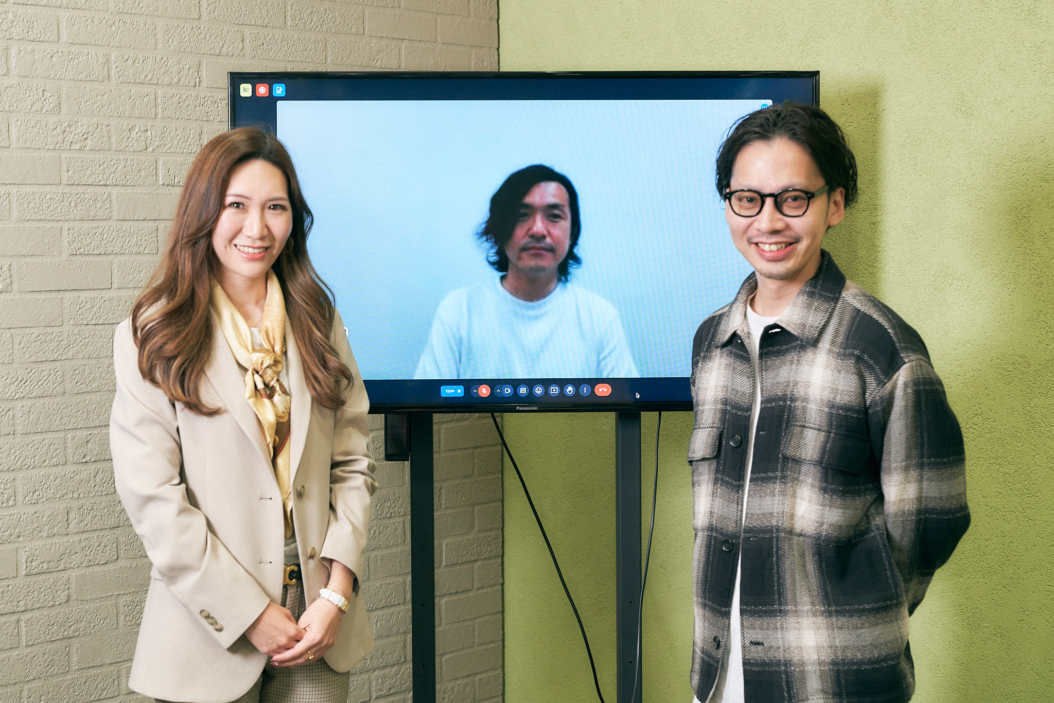 Three people talk about tourism marketing in Miyazaki City