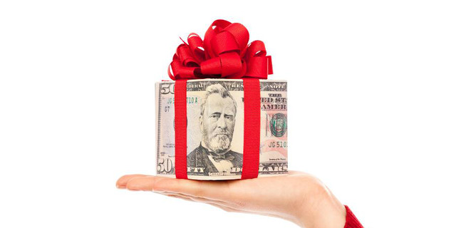 Feeling Generous? Don’t Let Your Holiday Or Year-End Bonuses Land You In Hot Water