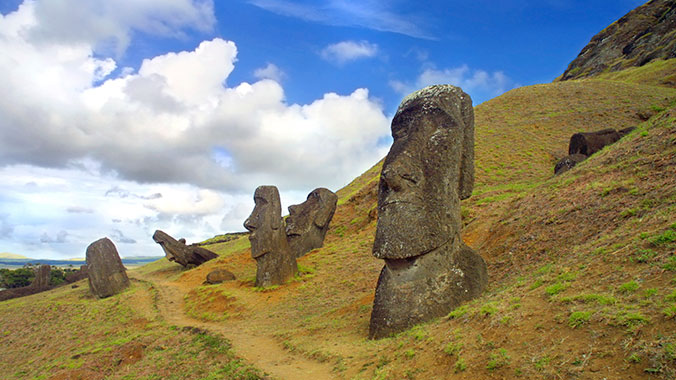 3892-chile-atacama-desert-easter-island-moai-statues-lghoz.jpg