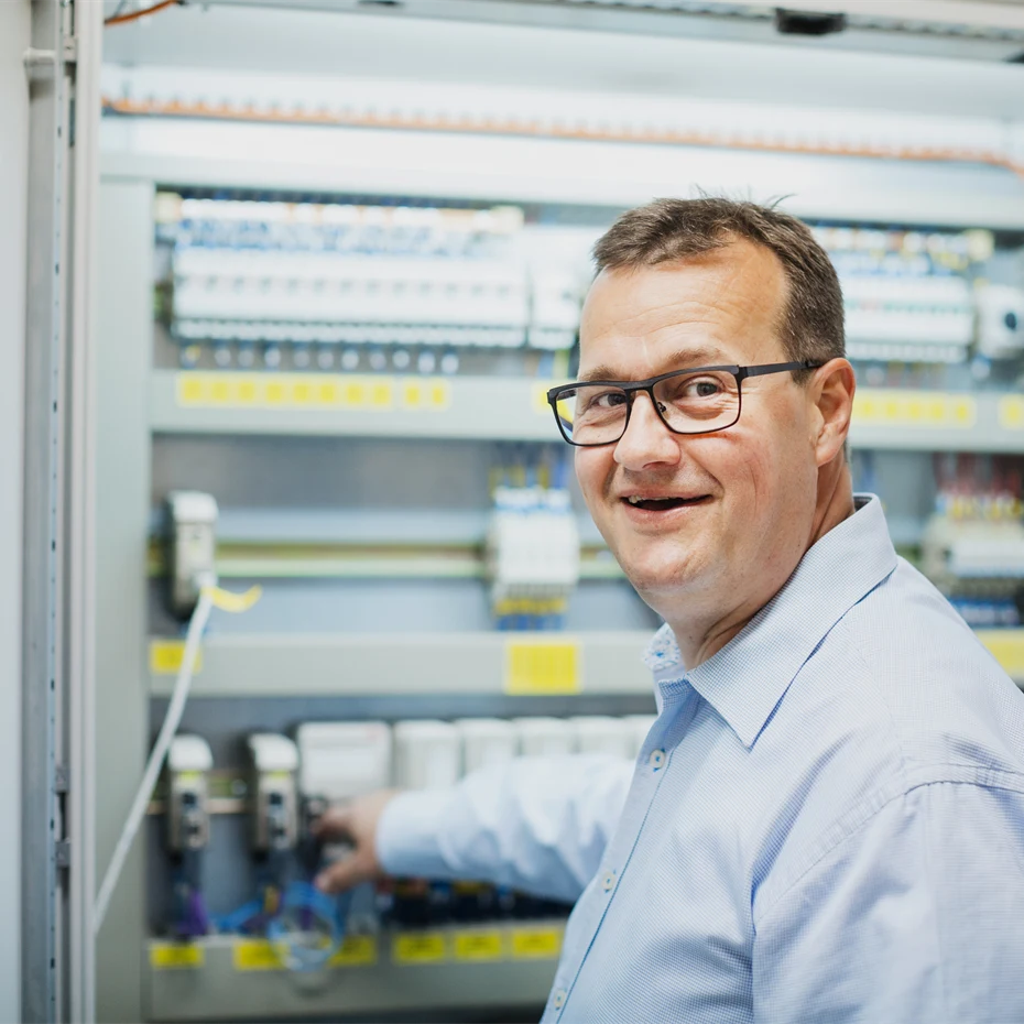 Ola Löfgren, electrical engineer