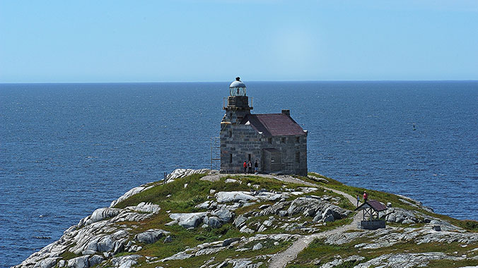 13535-newfoundland-coast-to-coast-lighthouse-c.jpg