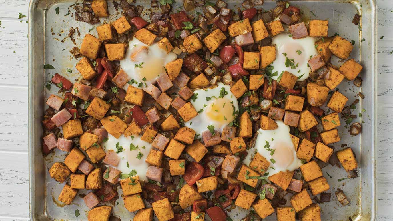 Baked_Eggs_and_Sweet_potato_hash_2000x1125.jpg