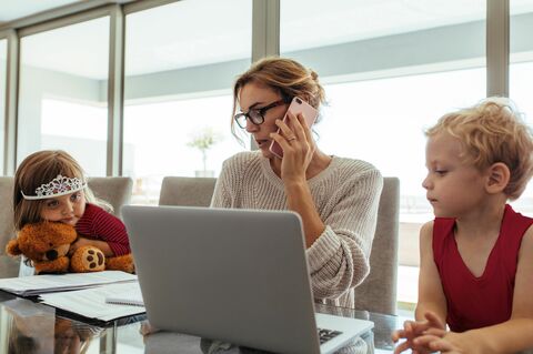 Hari Wanita Internasional (International Women's Day): bagaimana menjadi Mompreneur dan memaksimalkan "The Power of Emak-Emak"