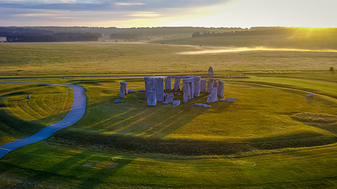 23231-discover-the-world-by-private-plane-stonehenge-c.jpg