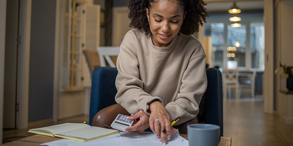 woman crunching numbers