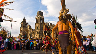8696-mexico-christmas-new-years-oaxaca-puebla-parade-SmHoz.jpg