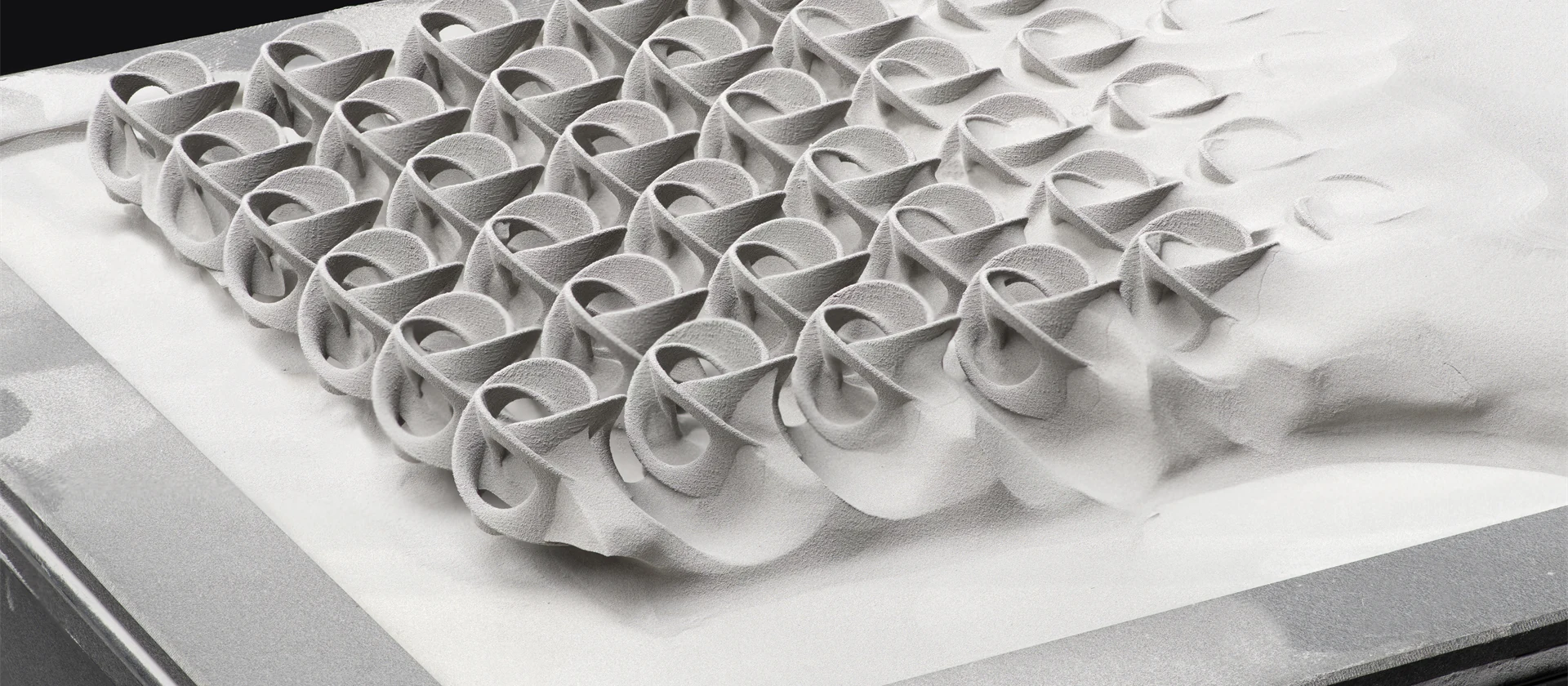Additive manufacturing powders