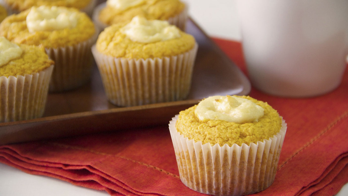 cream_cheese_stuffed_pumpkin_muffins_2000x1125.jpg