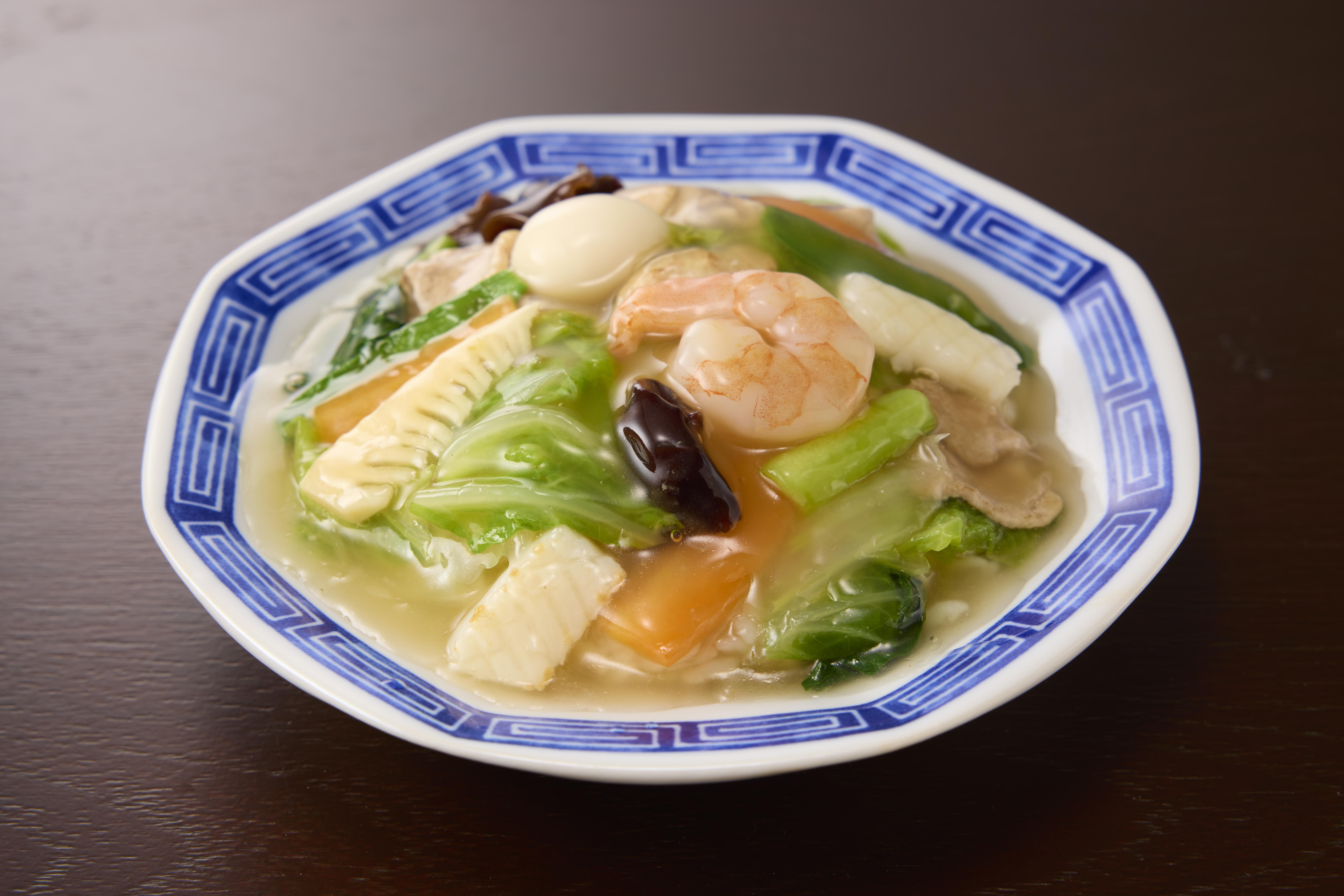 中華丼の写真B（After）「具材の存在感を立たせるだけで、“一口目”が想像できる」