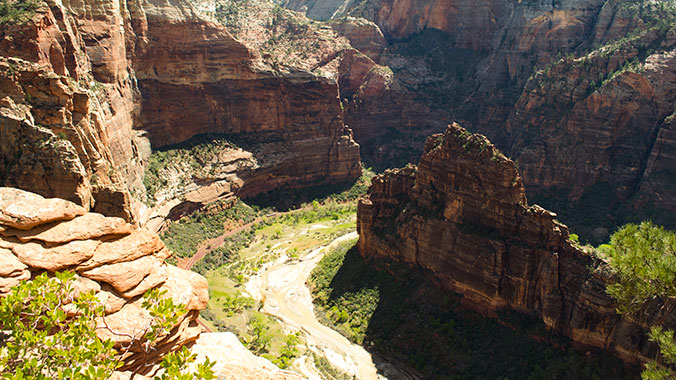 7735-utah-hiking-bryce-canyon-and-zion-national-parks-landscape-c.jpg