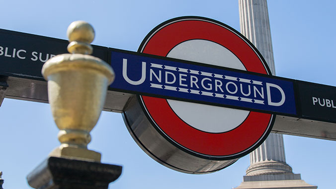 22978-qm2-london-underground-c.jpg