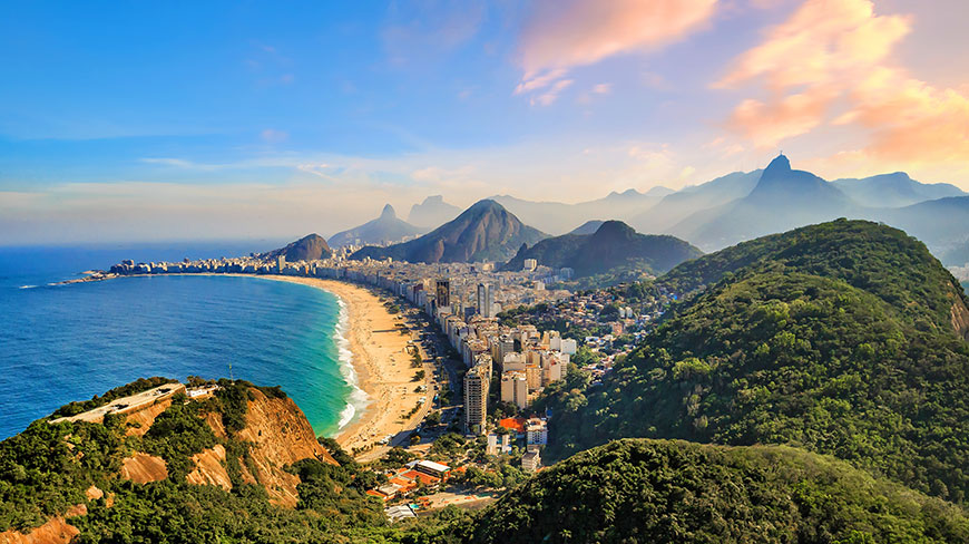 25129-BR-RiodeJaneiro-Copacabana-Beach-lghoz.jpg