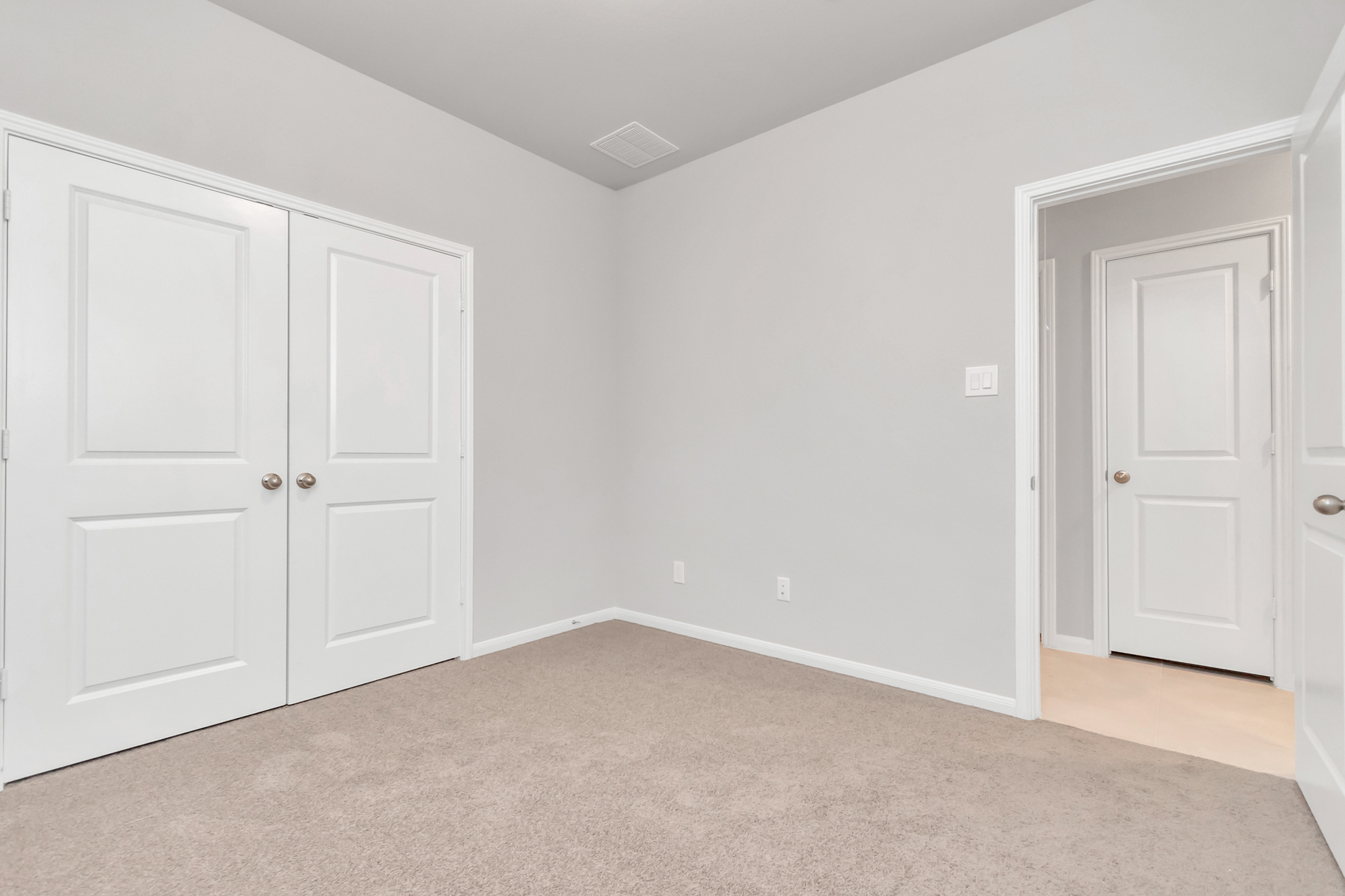 084d30e1-9ef7-48d5-8001-4b9f88136e98