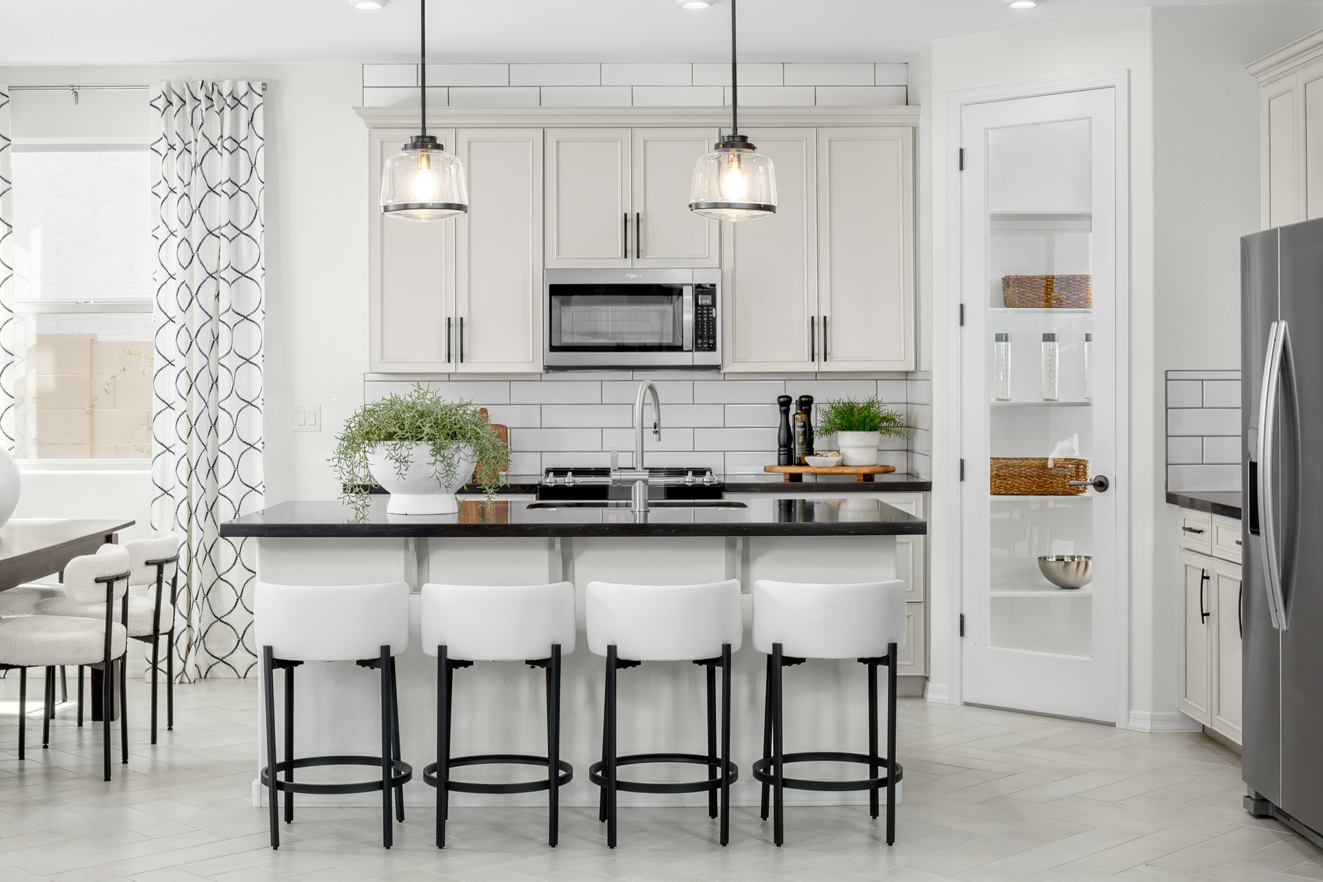 10026c44-3767-4161-8bb9-2e4bb038730a