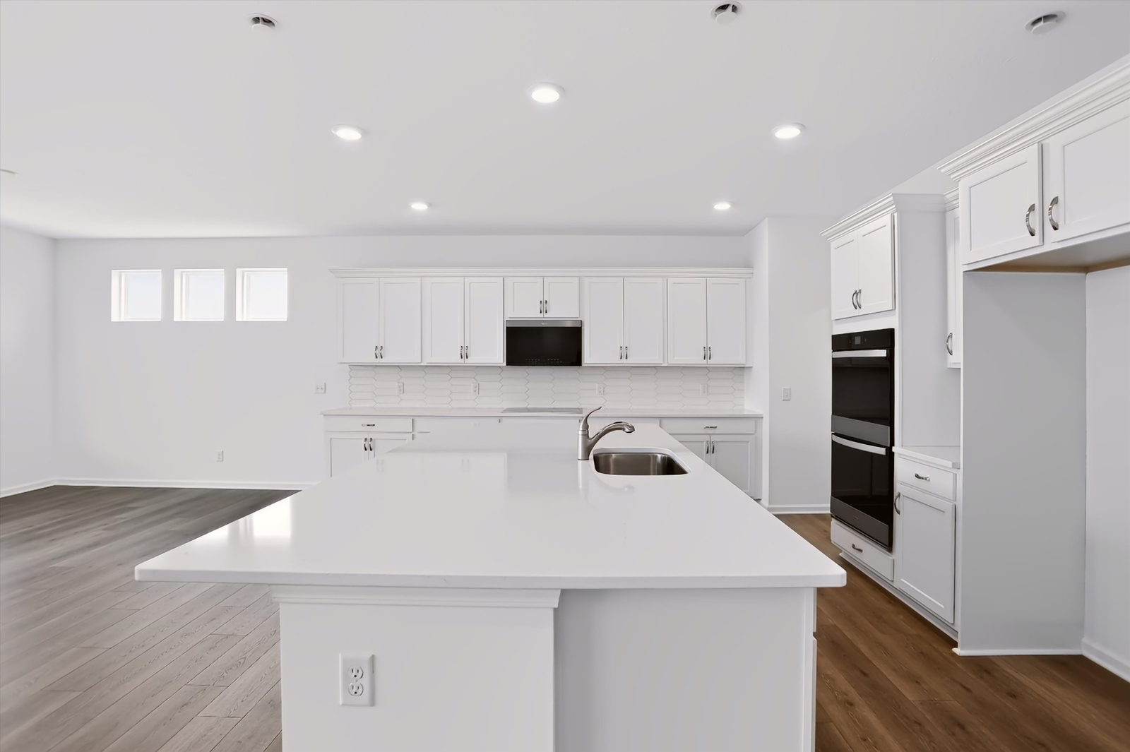 13 - kitchen 3.jpg