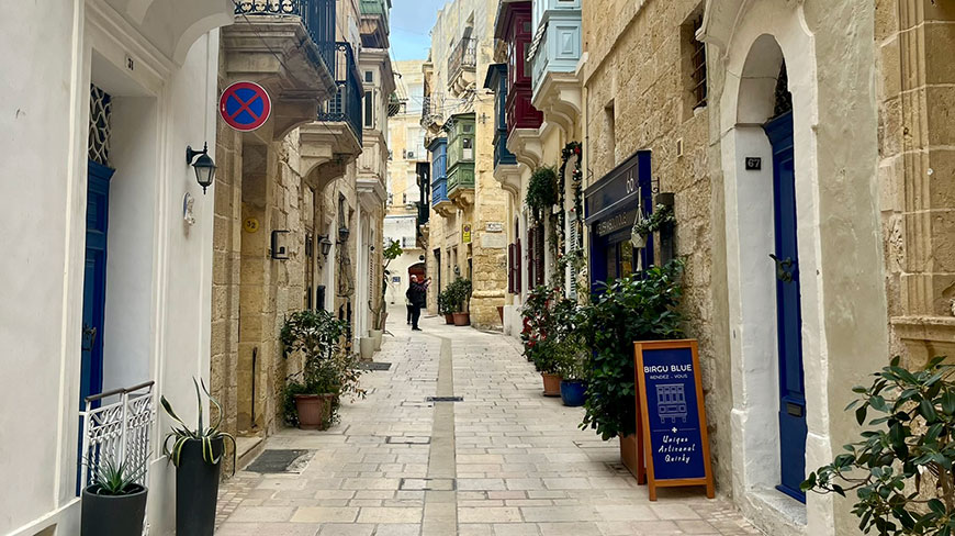 24104-MT-Birgu-street2-c.jpg