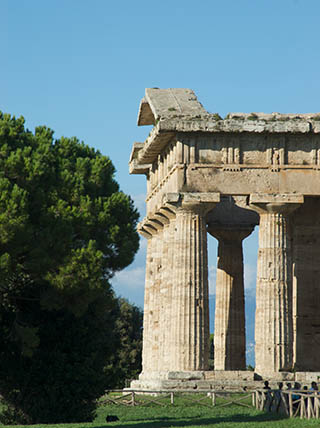 Art, Archaeology and the Greek Temples of Paestum