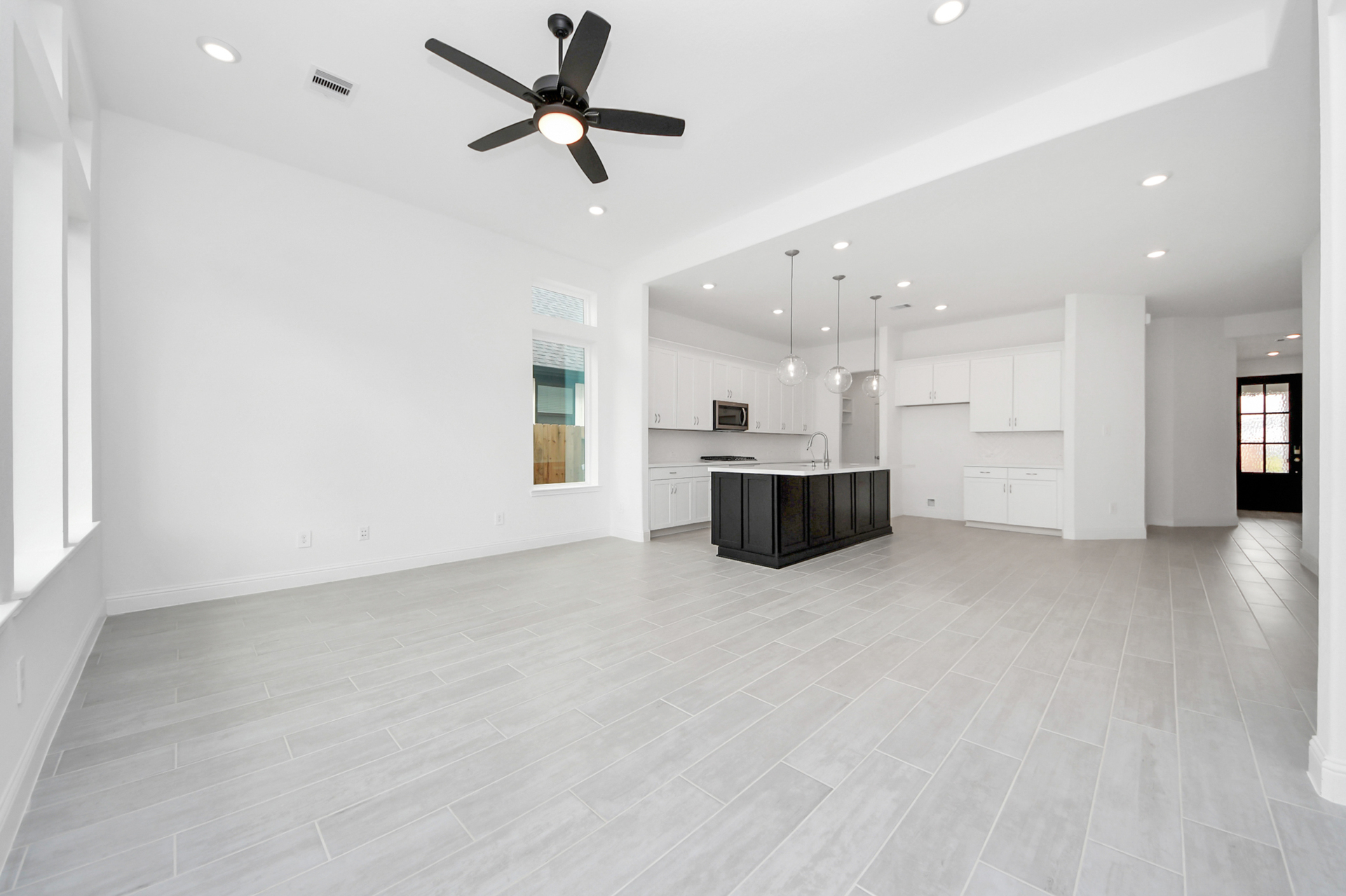 3cac6672-6a60-4aa4-8d15-1216f547f417