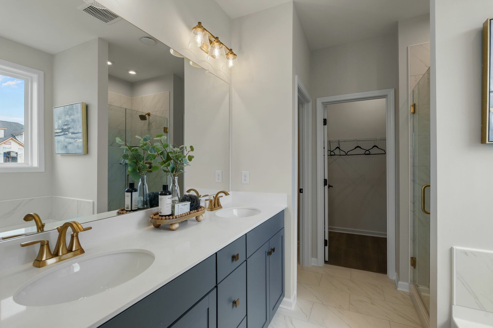 4bb35353-19d6-4847-98ef-19493202fe74