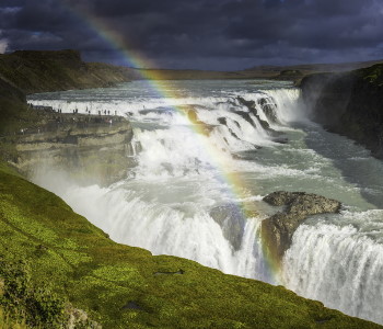 Čarobna islandska divja pokrajina vabi obiskovalce, ki jih zanima ekoturizem.