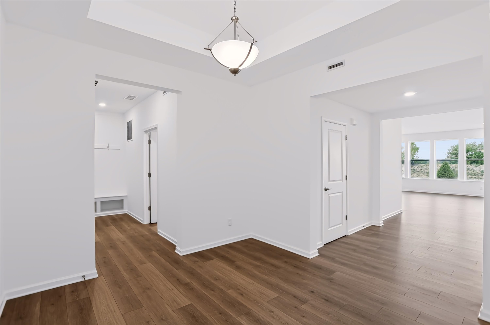 7 - front foyer 2.jpg