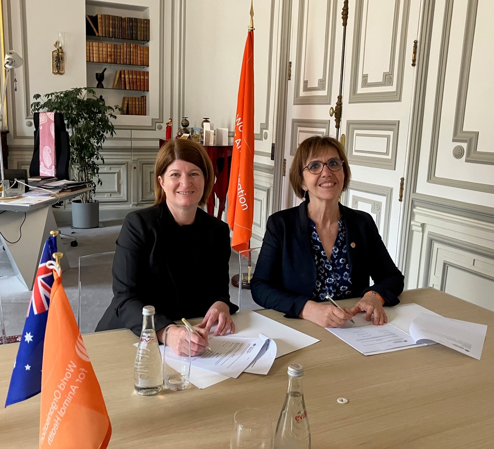 7SP contract variation signing 2 Dr Beth Cookson.jpg