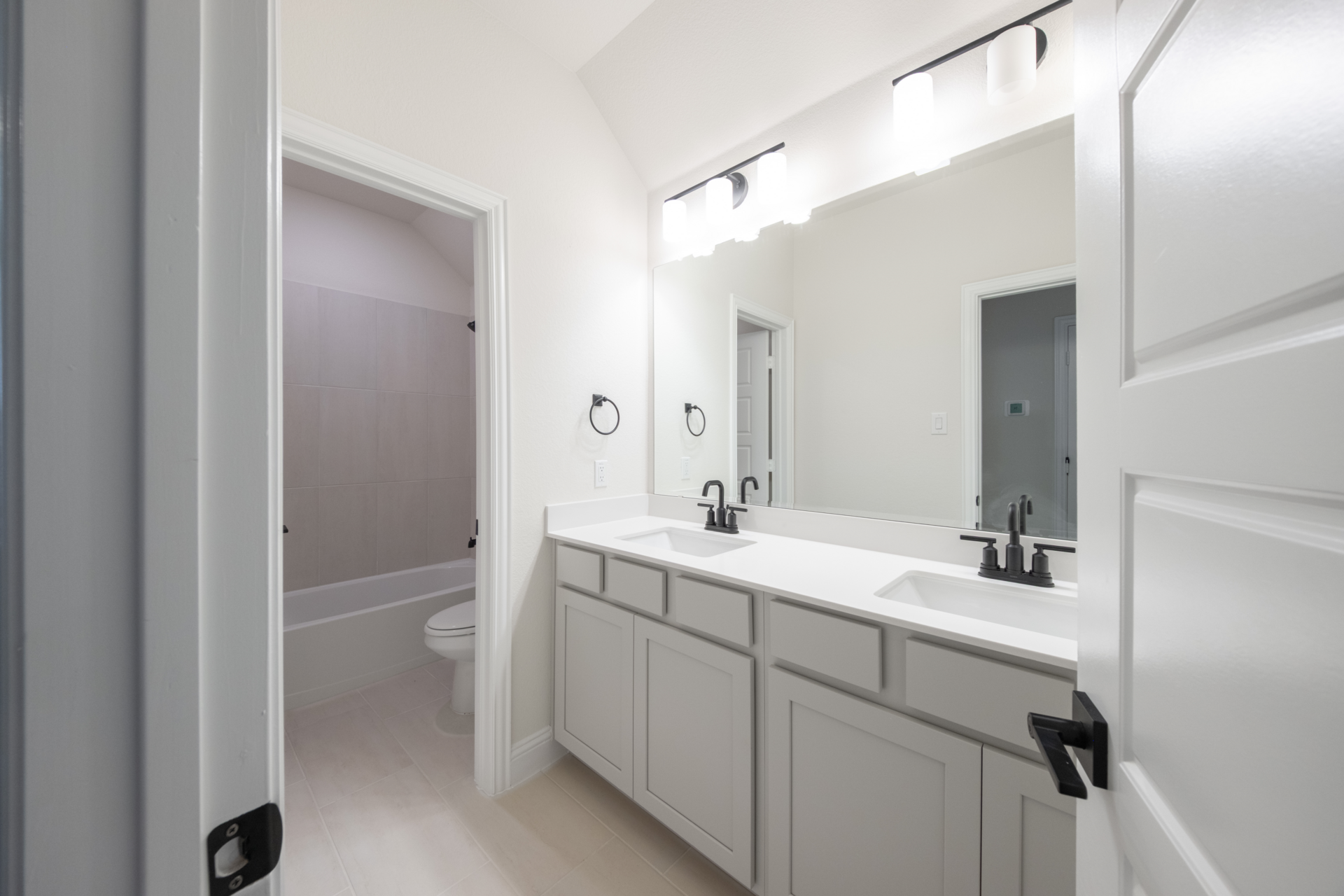 80714dff-2520-4e8c-b34c-8c3c18095fca