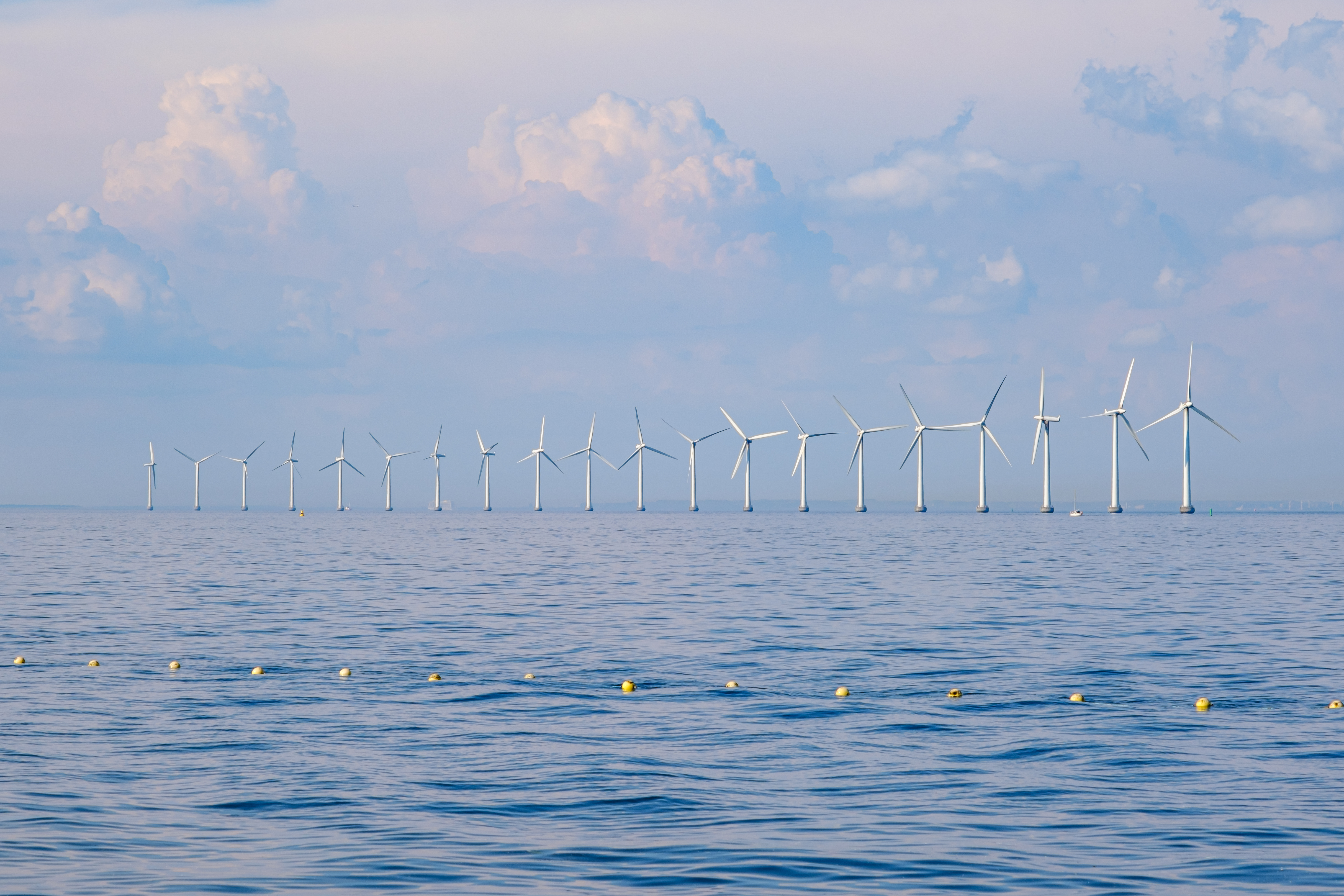 Vindkraftverk utanför Köpenhamn (arkivbild)