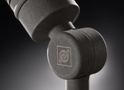 KK_183_+_KM_Ax1_desktop_KM-A-D-Macro-06_Neumann-Miniature-Microphone-System_G