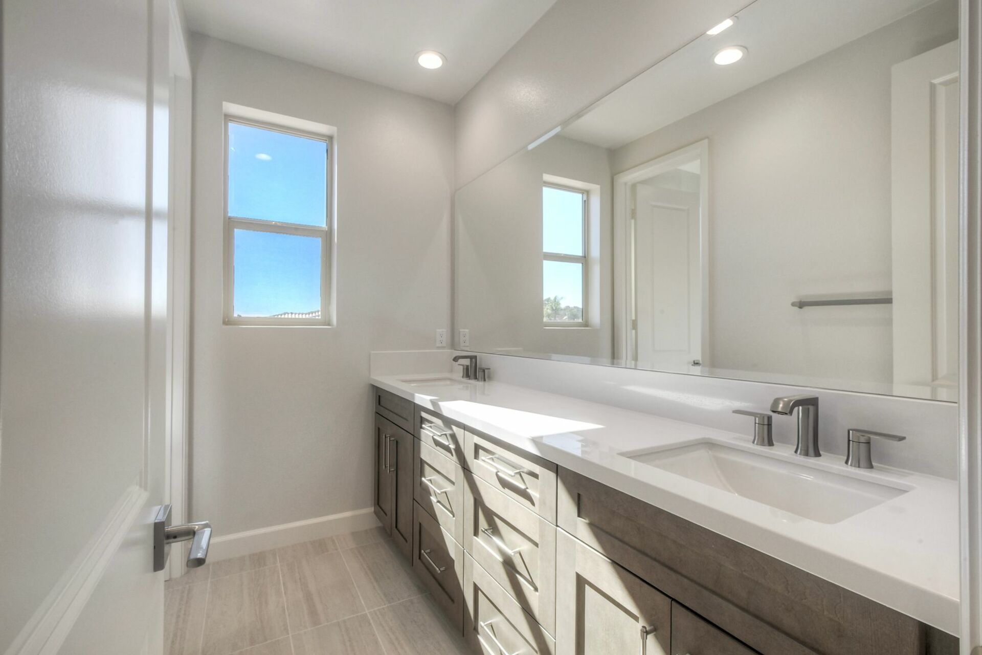 Lakemont X Bathroom.jpg