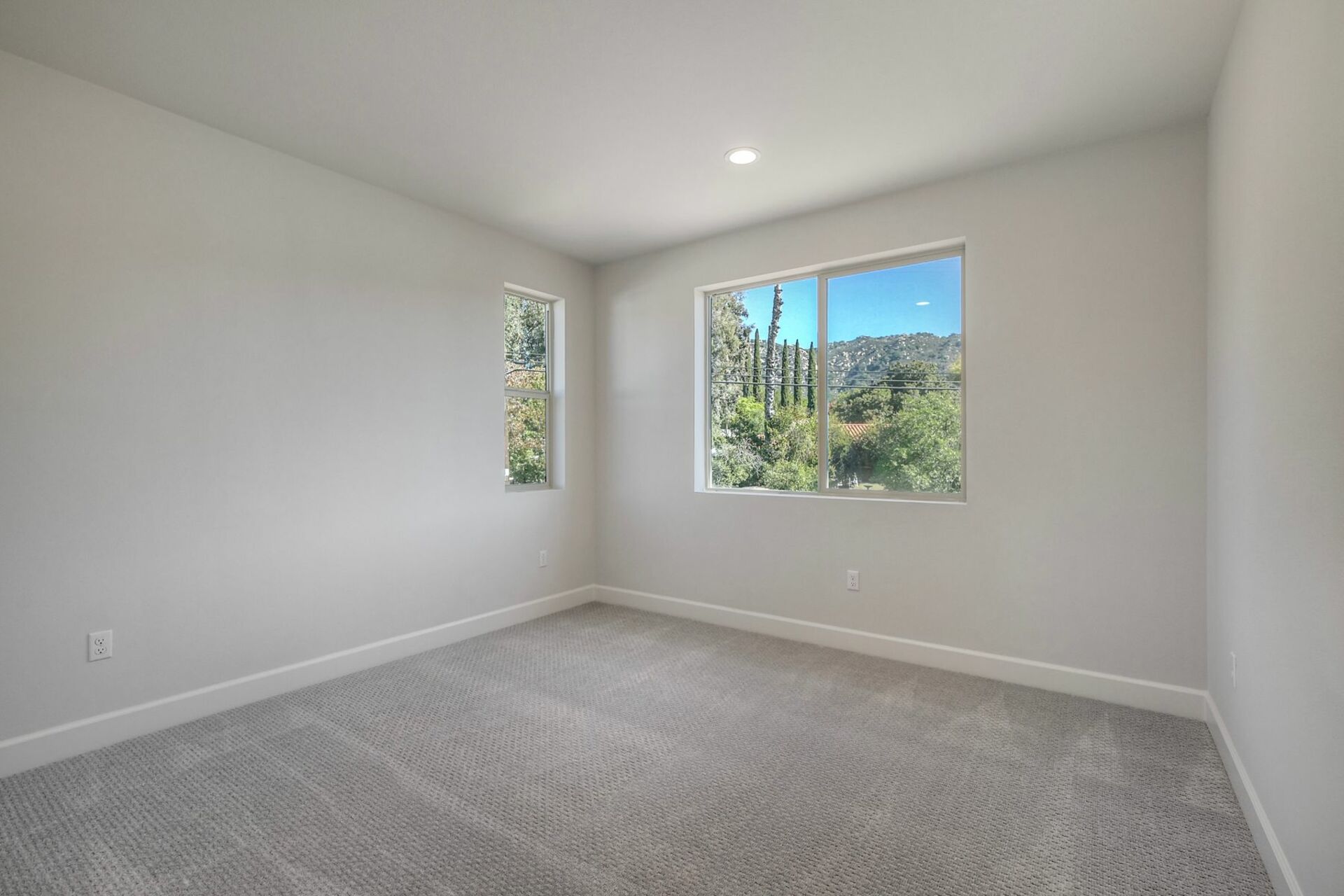 Lakemont X Secondary Bedroom.jpg