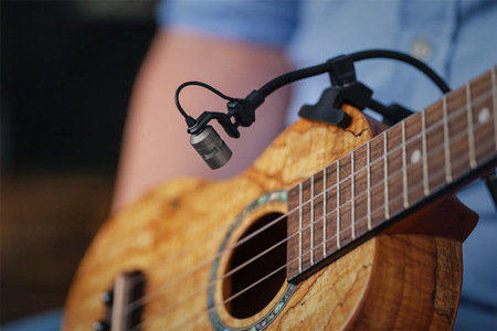 MC_1x1_desktop_MCM-MC-1-Ukulele-Close_Neumann-Miniature-Clip-Mic-System_G