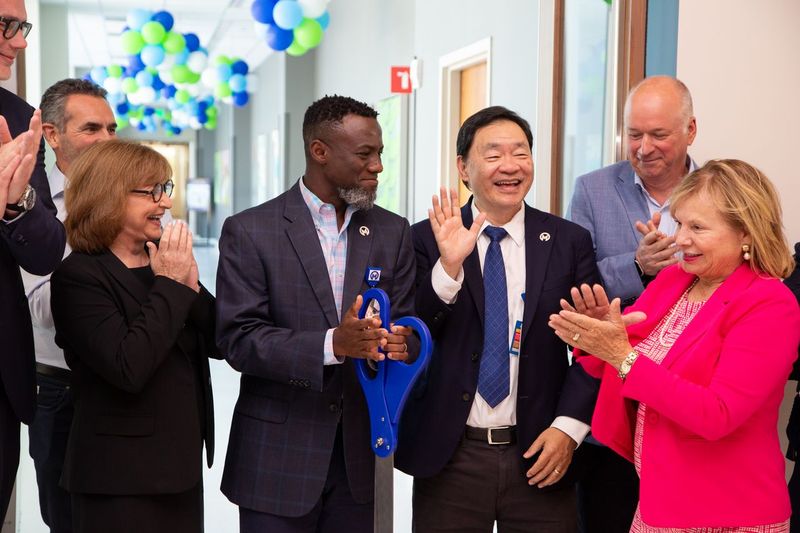 Moffitt celebrates proton therapy ribbon cutting
