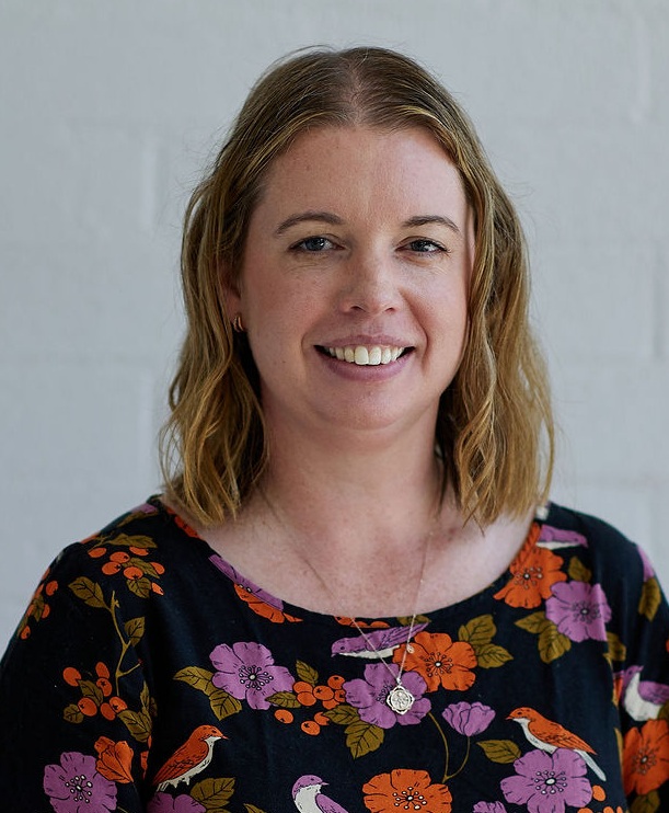 Photo of Dr Sarah Warren.