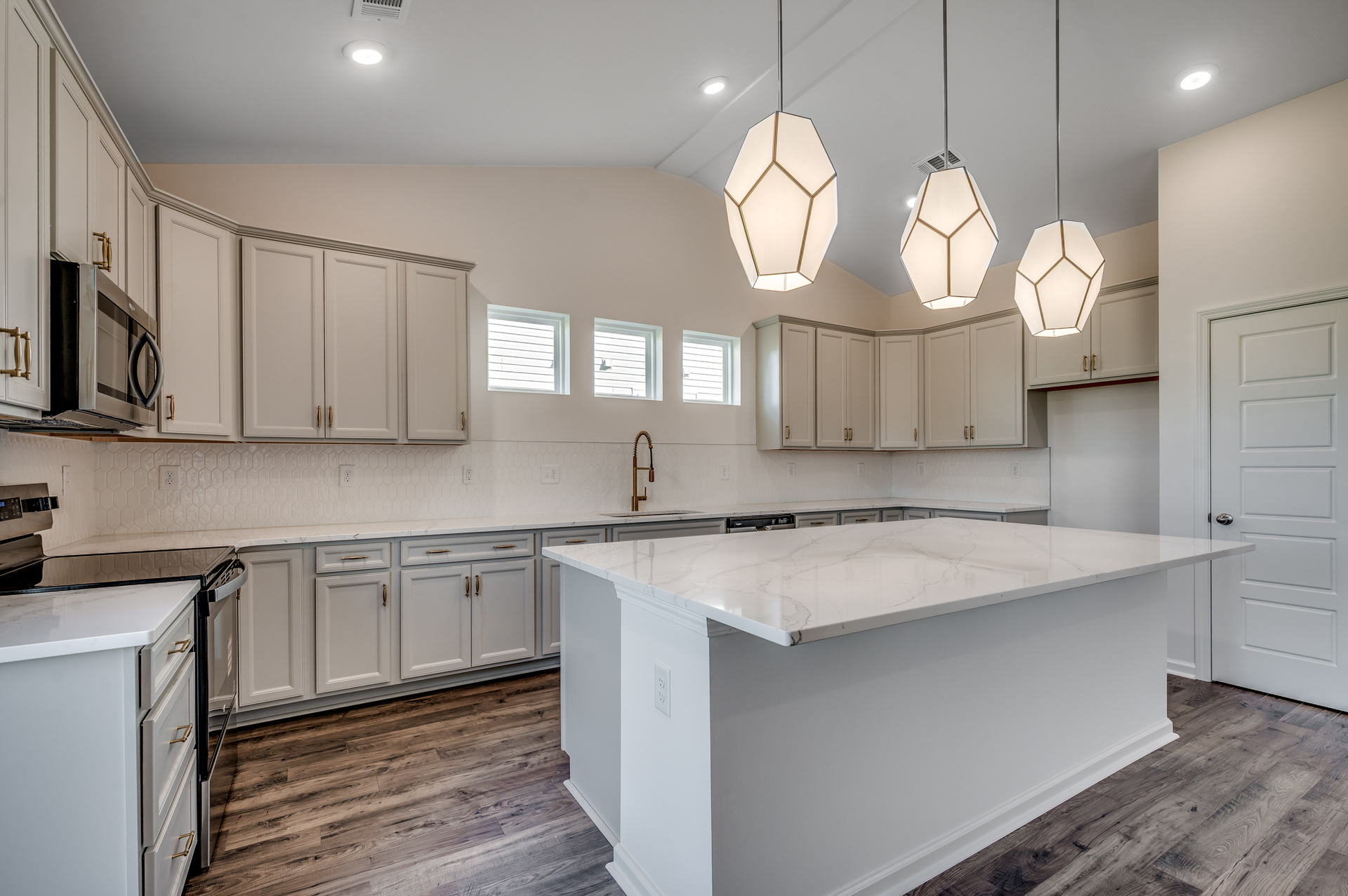 Somerset Lot 41 008.jpg