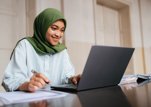 Text WYSIWYG Law Graduate or PLT VIC