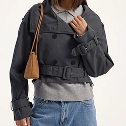 Universal Store_crop_center