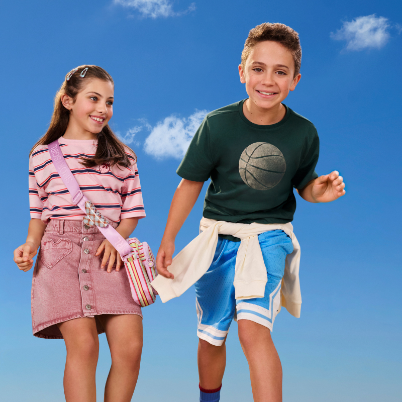kids under the sky