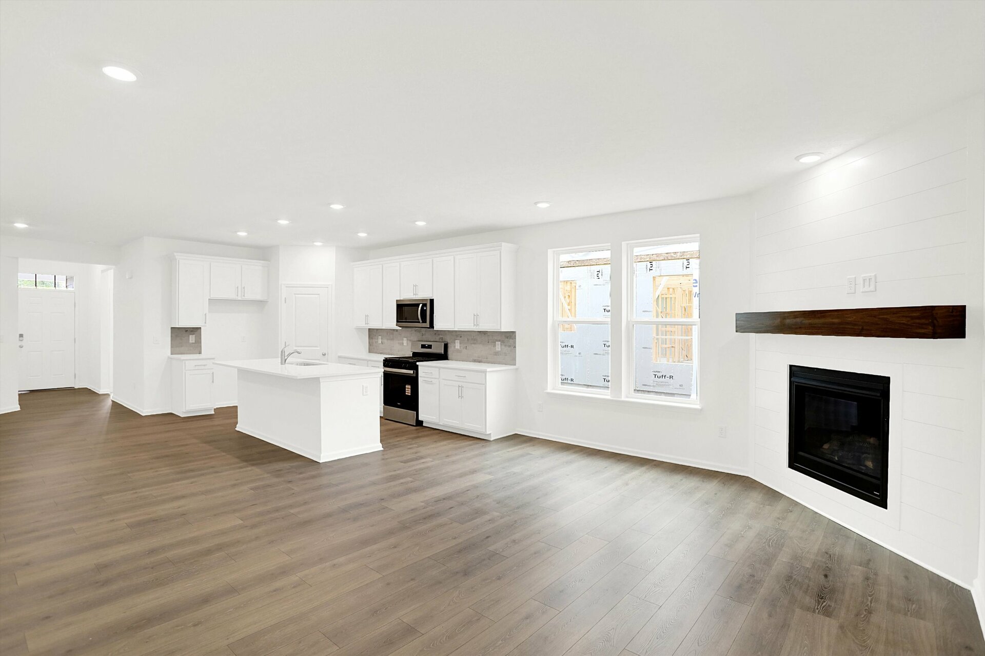 a8f38402-df56-4799-9e4e-6312f489d4c4