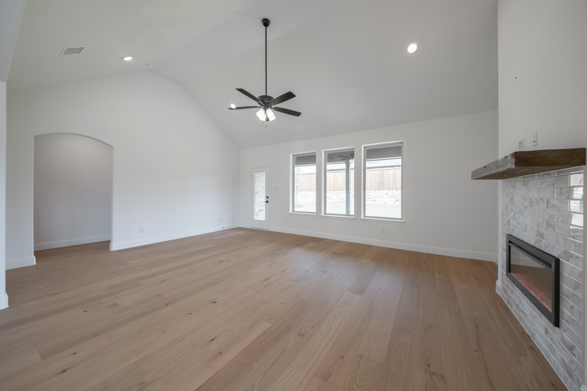 b079da7d-516a-4b8c-8346-3b235f35bd74