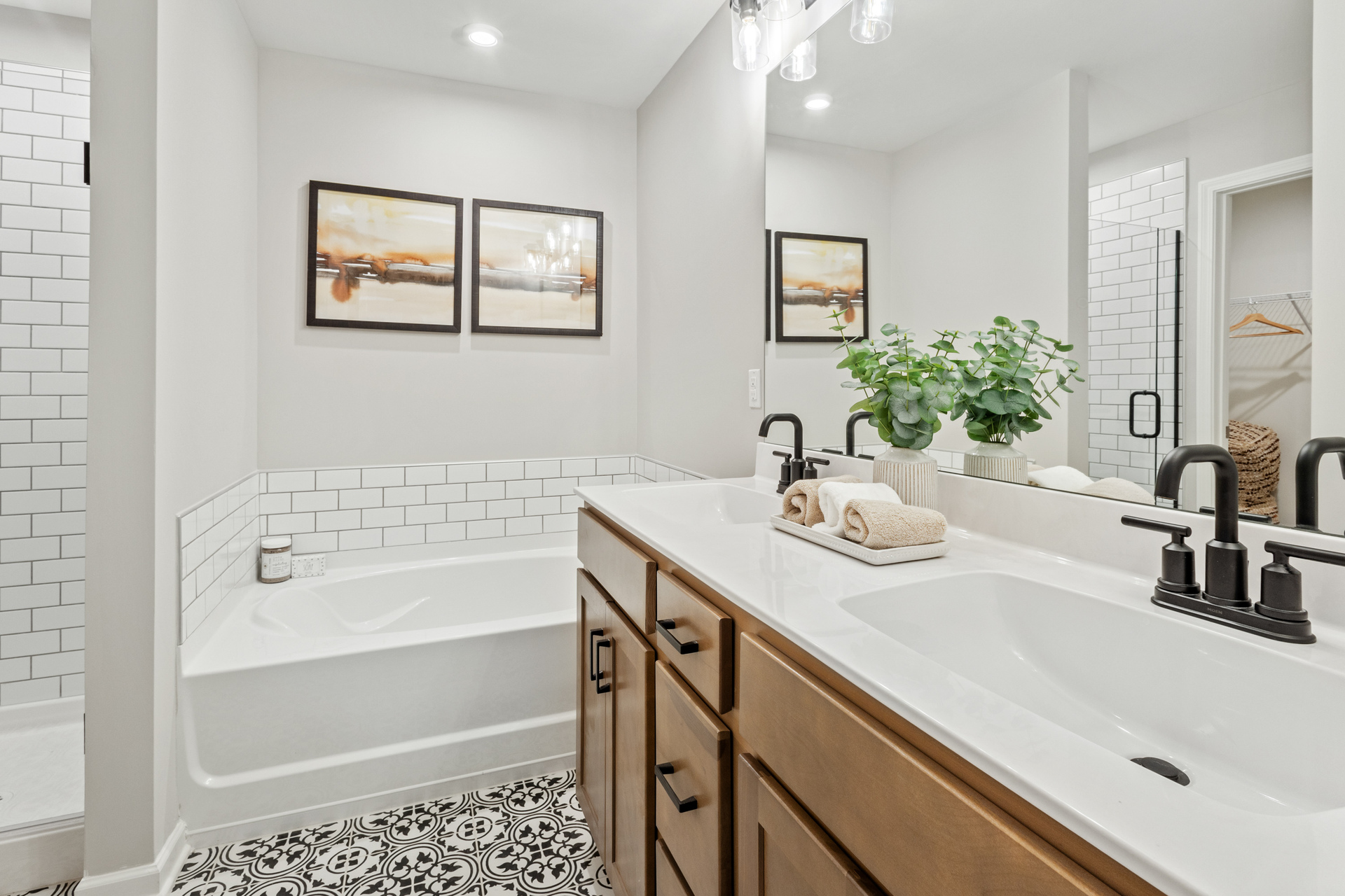 b57fe3b8-4933-4b21-a5ea-5e5433edbc40