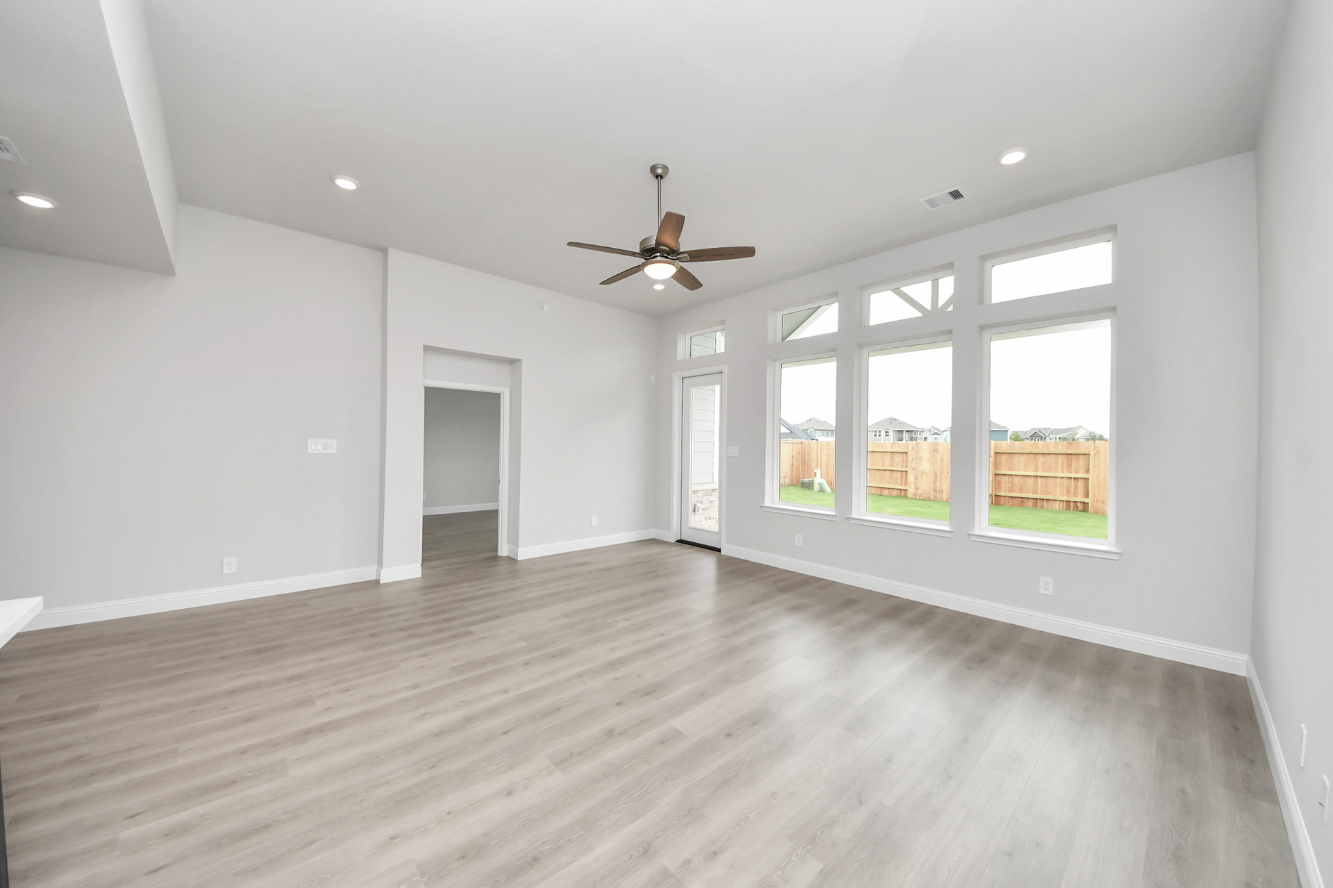 b656cf95-0975-4b40-8b63-0987e56c3741