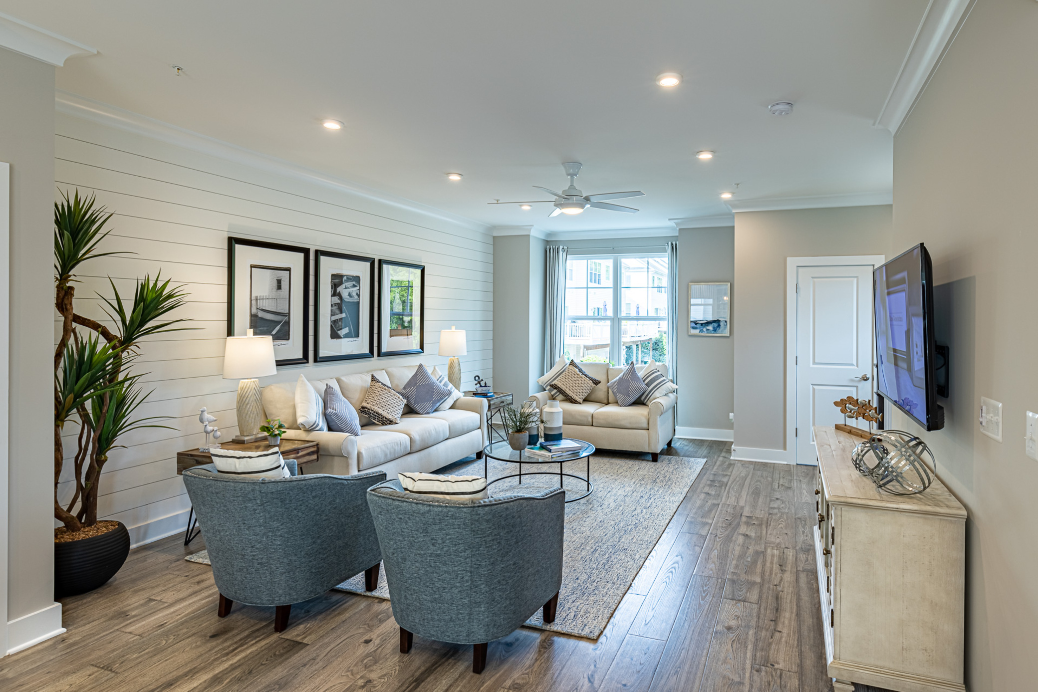 c4db726d-ae67-4b54-aa78-24d2776eb49c